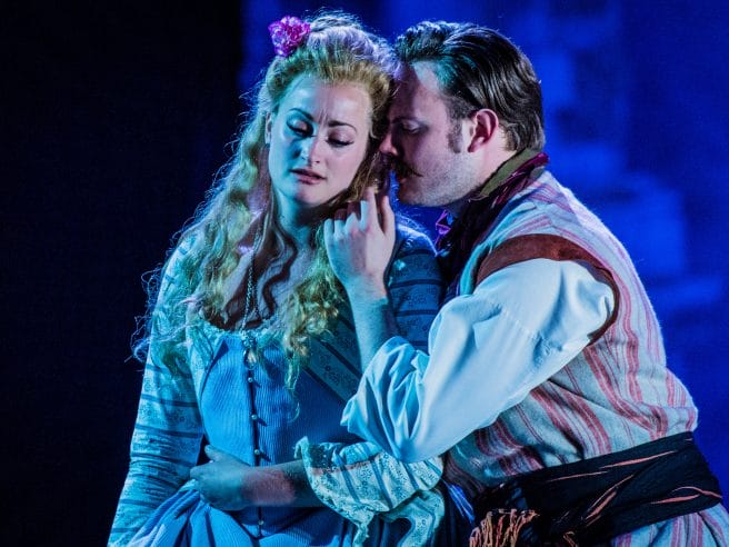 Nick Pritchard sings &#8216;Un aura amorosa&#8217; from Così fan tutte