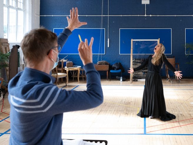 La traviata rehearsal gallery